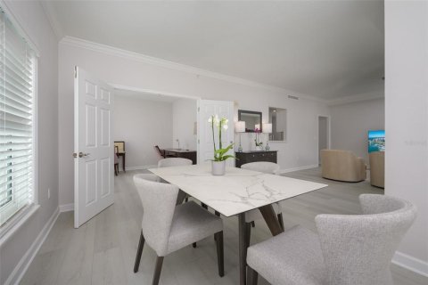 Copropriété à vendre à Sarasota, Floride: 2 chambres, 100.8 m2 № 2396738 - photo 11