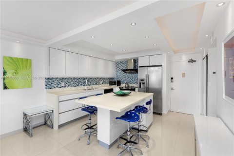 Купить кондоминиум в Майами-Бич, Флорида 1 спальня, 60.85м2, № 2005006 - фото 3