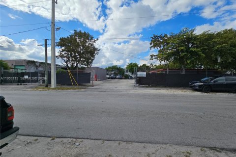 Propiedad comercial en venta en West Park, Florida № 2008760 - foto 19