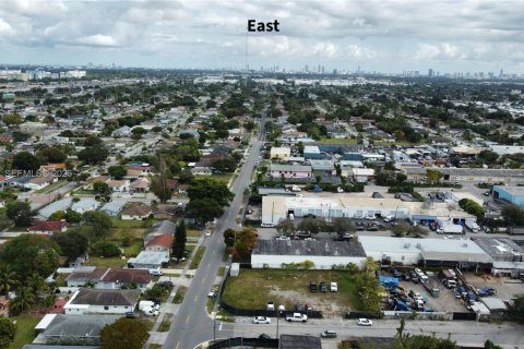 Propiedad comercial en venta en West Park, Florida № 2008760 - foto 24