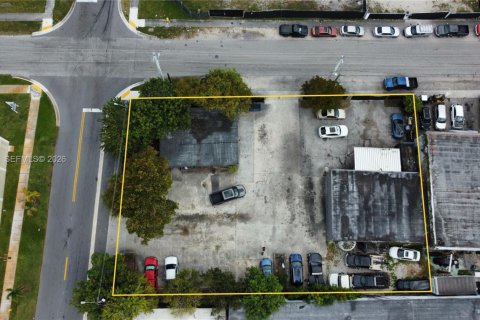 Propiedad comercial en venta en West Park, Florida № 2008760 - foto 23