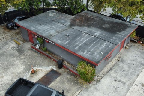 Propiedad comercial en venta en West Park, Florida № 2008760 - foto 30