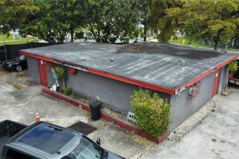 Propiedad comercial en venta en West Park, Florida № 2008760 - foto 29