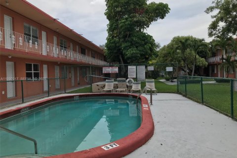 Copropriété à vendre à Miami, Floride: 1 chambre, 50.17 m2 № 1998442 - photo 13