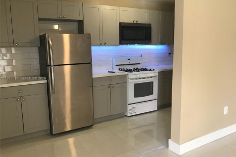 Copropriété à vendre à Miami, Floride: 1 chambre, 50.17 m2 № 1998442 - photo 4