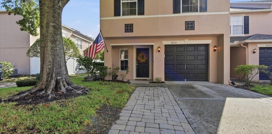 Townhouse in Oviedo, Florida 3 bedrooms, 173.91 sq.m. № 2406278