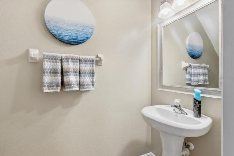 Townhouse in Oviedo, Florida 3 bedrooms, 173.91 sq.m. № 2406278 - photo 11