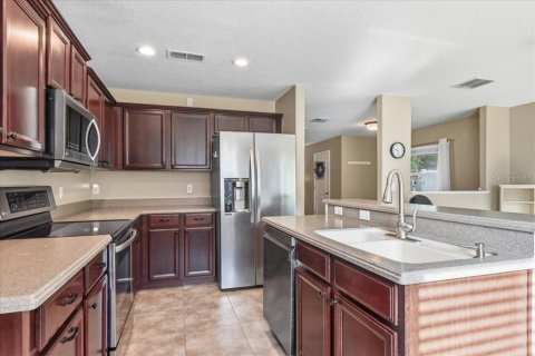 Townhouse in Oviedo, Florida 3 bedrooms, 173.91 sq.m. № 2406278 - photo 7