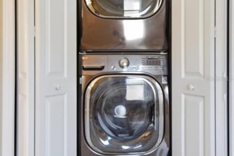 Townhouse in Oviedo, Florida 3 bedrooms, 173.91 sq.m. № 2406278 - photo 14