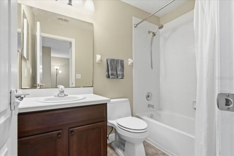Townhouse in Oviedo, Florida 3 bedrooms, 173.91 sq.m. № 2406278 - photo 18
