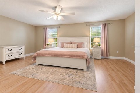 Townhouse in Oviedo, Florida 3 bedrooms, 173.91 sq.m. № 2406278 - photo 15