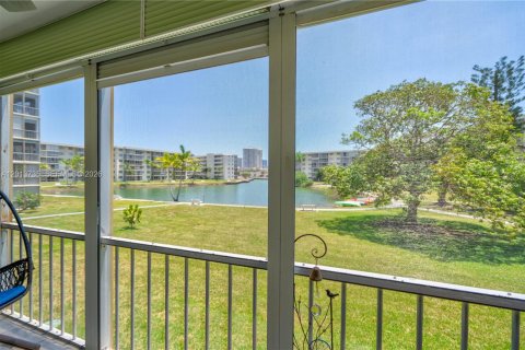 Copropriété à louer à Aventura, Floride: 1 chambre, 71.35 m2 № 2076484 - photo 19