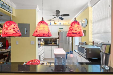 Copropriété à louer à Aventura, Floride: 1 chambre, 71.35 m2 № 2076484 - photo 4