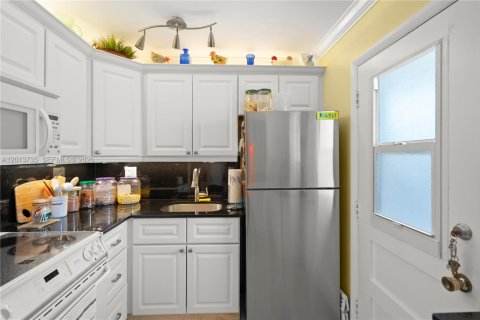 Copropriété à louer à Aventura, Floride: 1 chambre, 71.35 m2 № 2076484 - photo 6