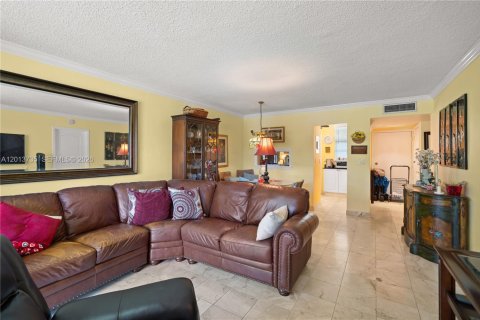 Copropriété à louer à Aventura, Floride: 1 chambre, 71.35 m2 № 2076484 - photo 12