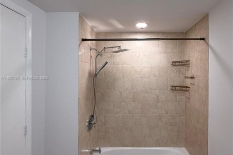 Copropriété à louer à Miami, Floride: 2 chambres, 142.42 m2 № 2020222 - photo 20