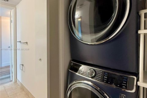 Copropriété à louer à Miami, Floride: 2 chambres, 142.42 m2 № 2020222 - photo 8