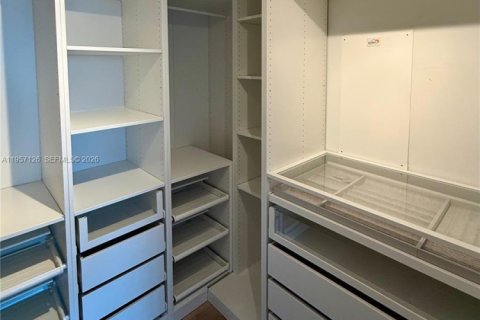 Copropriété à louer à Miami, Floride: 2 chambres, 142.42 m2 № 2020222 - photo 17