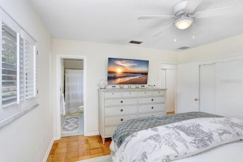 House in Tarpon Springs, Florida 3 bedrooms, 167.69 sq.m. № 1507734 - photo 22