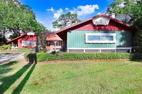 House in Tarpon Springs, Florida 3 bedrooms, 167.69 sq.m. № 1507734 - photo 2