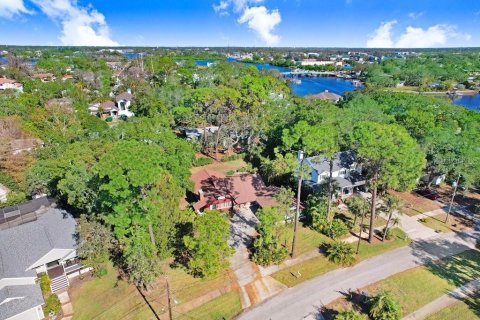 House in Tarpon Springs, Florida 3 bedrooms, 167.69 sq.m. № 1507734 - photo 30
