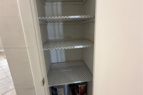 Купить кондоминиум в Майами, Флорида 2 спальни, 80.64м2, № 1790193 - фото 16