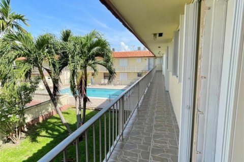 Купить кондоминиум в Майами, Флорида 2 спальни, 80.64м2, № 1790193 - фото 19