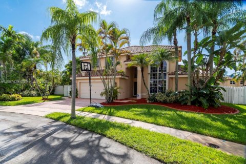 House in Miramar, Florida 4 bedrooms, 259.66 sq.m. № 2051134 - photo 5