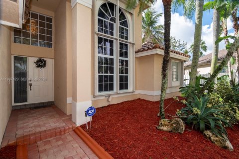 House in Miramar, Florida 4 bedrooms, 259.66 sq.m. № 2051134 - photo 4