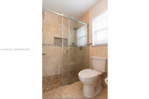 House in Miramar, Florida 4 bedrooms, 259.66 sq.m. № 2051134 - photo 23