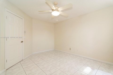 House in Miramar, Florida 4 bedrooms, 259.66 sq.m. № 2051134 - photo 30