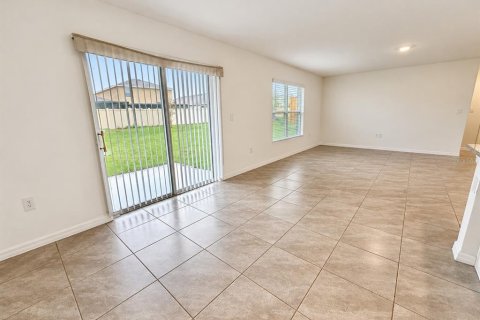 Villa ou maison à louer à Wimauma, Floride: 5 chambres, 241.73 m2 № 2416955 - photo 7