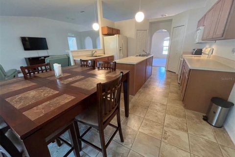 House in Spring Hill, Florida 4 bedrooms, 236.06 sq.m. № 1720532 - photo 9