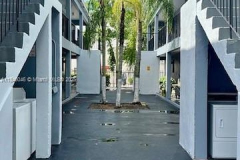 Condominio en alquiler en Miami, Florida, 1 dormitorio, 35.86 m2 № 1844192 - foto 4