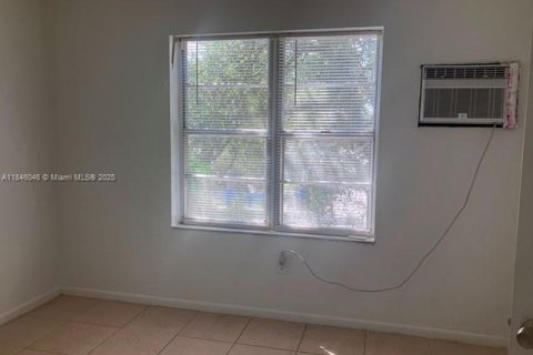 Condominio en alquiler en Miami, Florida, 1 dormitorio, 35.86 m2 № 1844192 - foto 2