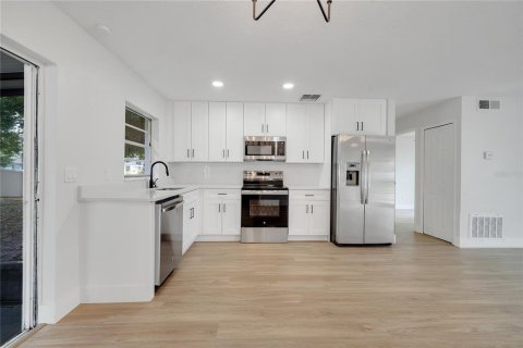 Villa ou maison à vendre à Orlando, Floride: 3 chambres, 120.4 m2 № 1777864 - photo 15