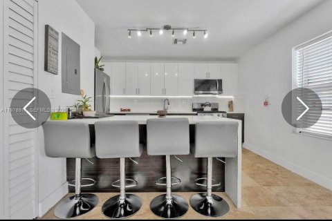 Снять в аренду виллу или дом в Холливуд, Флорида 2 спальни, 74.32м2, № 2047743 - фото 5