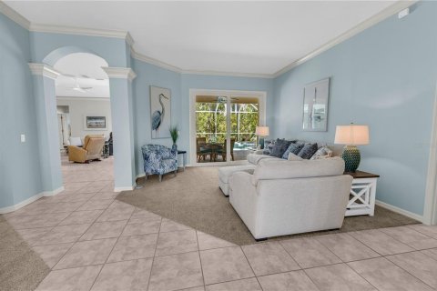 House in Lakewood Ranch, Florida 4 bedrooms, 230.68 sq.m. № 1914111 - photo 4