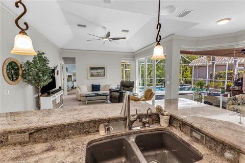 House in Lakewood Ranch, Florida 4 bedrooms, 230.68 sq.m. № 1914111 - photo 17