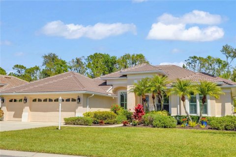 House in Lakewood Ranch, Florida 4 bedrooms, 230.68 sq.m. № 1914111 - photo 1