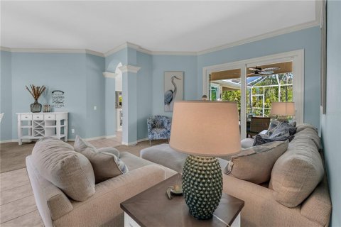 House in Lakewood Ranch, Florida 4 bedrooms, 230.68 sq.m. № 1914111 - photo 8