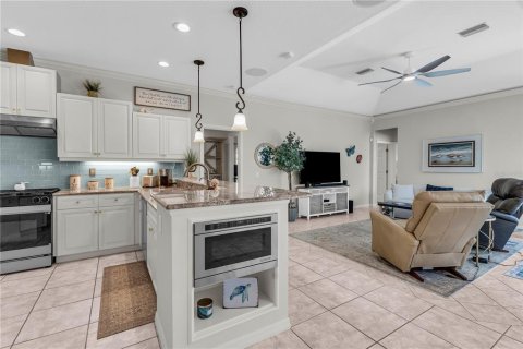 House in Lakewood Ranch, Florida 4 bedrooms, 230.68 sq.m. № 1914111 - photo 12