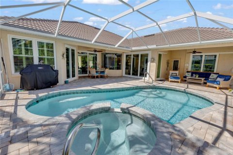 House in Lakewood Ranch, Florida 4 bedrooms, 230.68 sq.m. № 1914111 - photo 2
