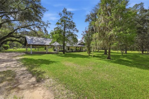 House in Hawthorne, Florida 3 bedrooms, 239.69 sq.m. № 2232310 - photo 12