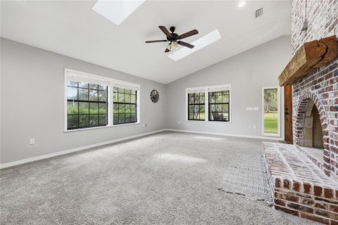 House in Hawthorne, Florida 3 bedrooms, 239.69 sq.m. № 2232310 - photo 21
