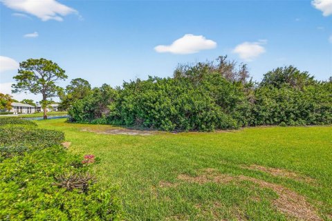 Condo in Largo, Florida, 2 bedrooms № 2142025 - photo 26