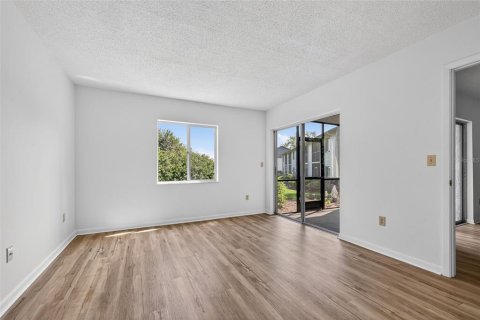 Condo in Largo, Florida, 2 bedrooms № 2142025 - photo 16