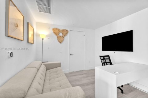 Appartement à louer à Miami, Floride: 1 chambre, 67.35 m2 № 1986575 - photo 13