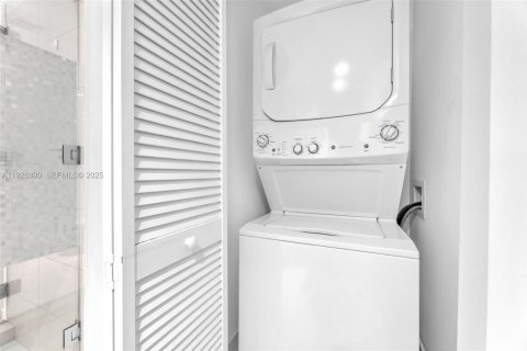 Appartement à louer à Miami, Floride: 1 chambre, 67.35 m2 № 1986575 - photo 10