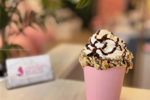 Propiedad comercial en venta en Doral, Florida № 1969939 - foto 13